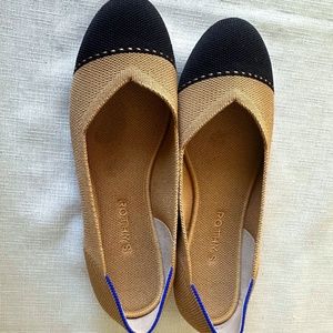 Rothys size 9.5 camel/black
